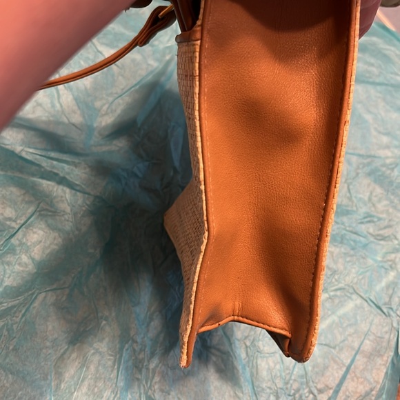 Vintage Etienne Aigner purse - Picture 4 of 12